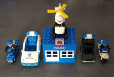 Lot Lego Duplo Police 2 Voitures 2 Motos 3 Policiers  1 Commissariat 1 Hélico