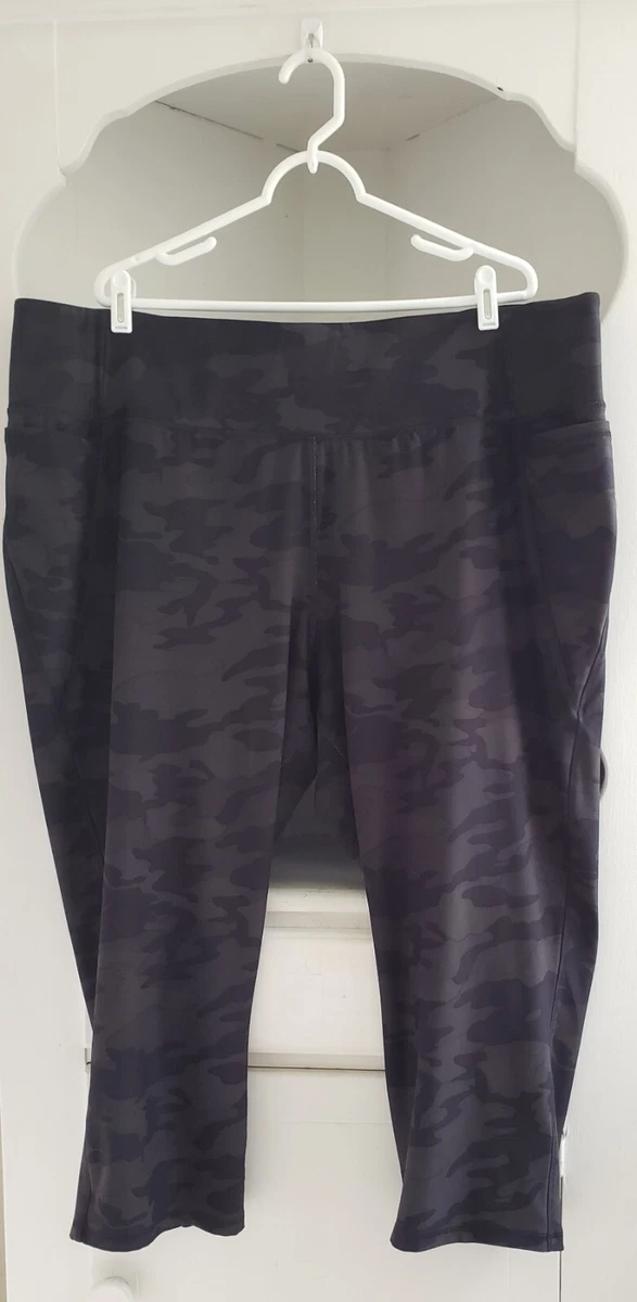 Plus Size 30 Black Camo Capri Leggings Lane Bryant Livi Active