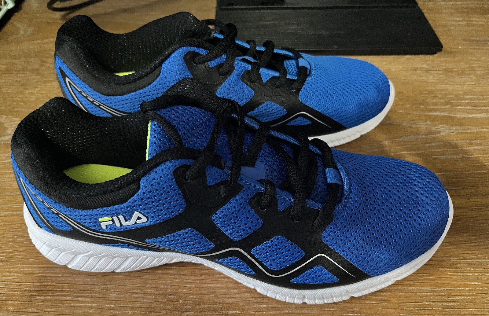 SAOLA Sneakers FILA NUOVE (taglia 7) ragazzo bambino