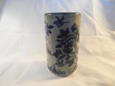 Chinese blue porcelain bird design brush pot 5" tall
