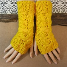 CLEARANCE SALE - Handmade Yellow Cabled Gloves