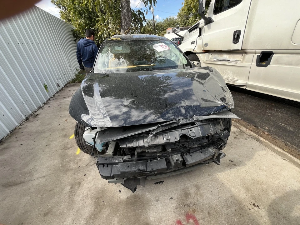 20 21 22 23 24 25 NISSAN SENTRA Trunk/decklid/hatch/tailgate NO LIGHTS Foto 4 de 4