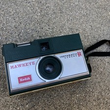 Vintage 1960s Kodak Hawkeye Instamatic R4 Camera Green Retro Cam UNTESTED