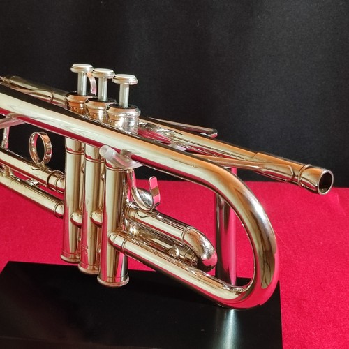 YAMAHA Trumpet YTR-4335GS Silver With Mouthpiece and Case - Picture 11 of 15
