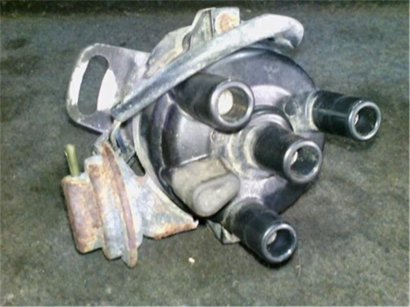 MITUBISHI Minicab U42T Distributor MD340411 P50100-22004264 - Image 2 of 3