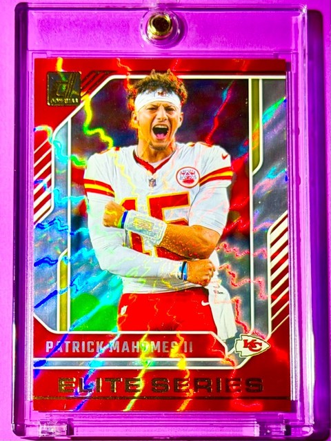 Patrick Mahomes Hyper Refractor Elite Series Donruss SP Insert Card - Mint!