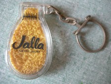 PORTE CLEF INCLUSION : JALLA GRIFFE JAUNE – LINGE EPONGE SERVIETTE GANT TOILETTE