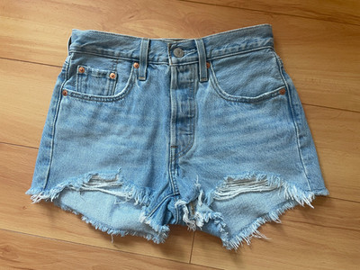Levi's 501 Premium Women's Cut Off Fray Jean Shorts Size W24 New Without Tags