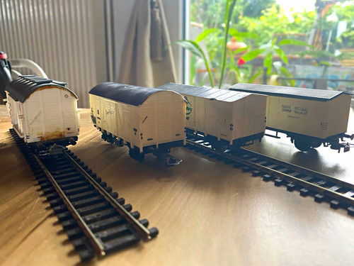 Märklin H0 geschlossener Güterwagen MÁV Epoche III beige/schwarz 5254-05 | Condition: Gebraucht