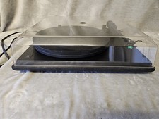 The Revolver Rebel 2 Speed Belt-Drive Turntable. black With Pig