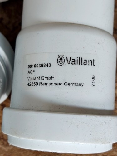 Vaillant Variable Termination Plume Kit - White (0020219530) - Picture 2 of 10
