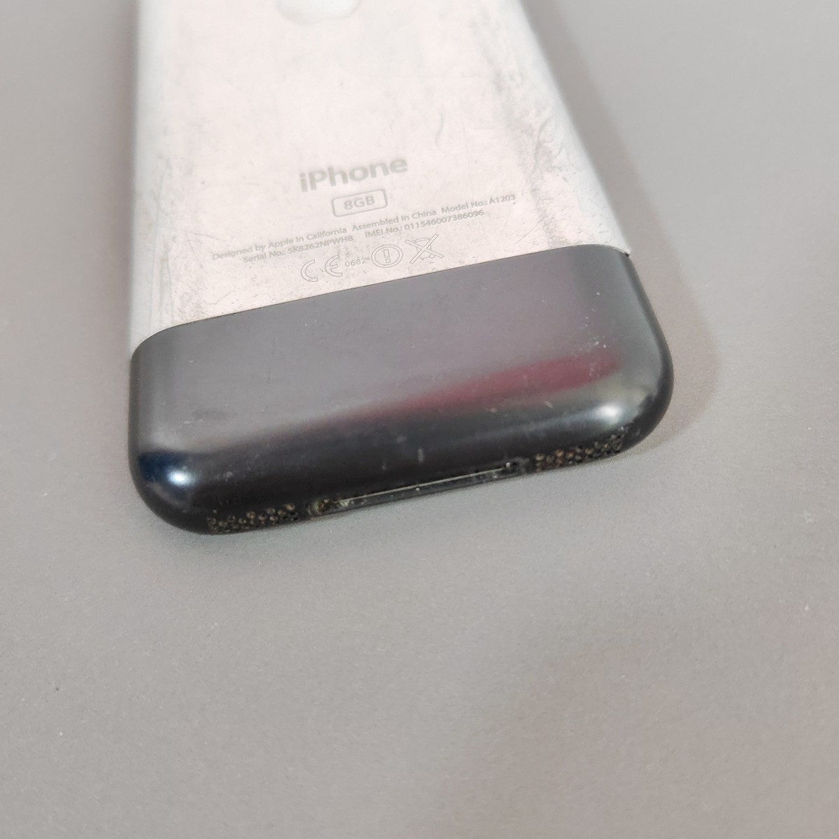 Apple iPhone 1st gen (iPhone 2G) 8GB 2MP 3.5