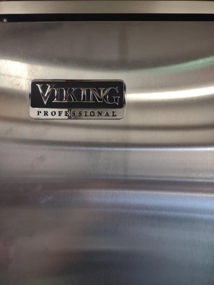 Viking Professional Series Refrigerator - Stainless Steel - Used - Image 2 of 4