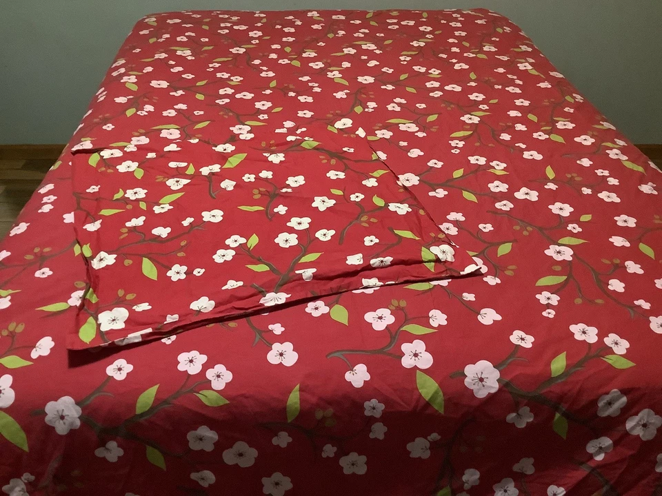 Pottery Barn Red Green White floral King Size Duvet Cover & 1 Euro Sham - Image 2 of 4