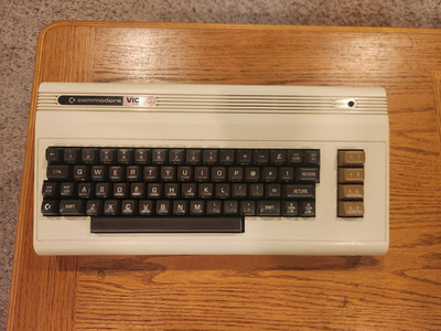Commodore VIC-20 Vintage Personal Computer - Tested Working!
