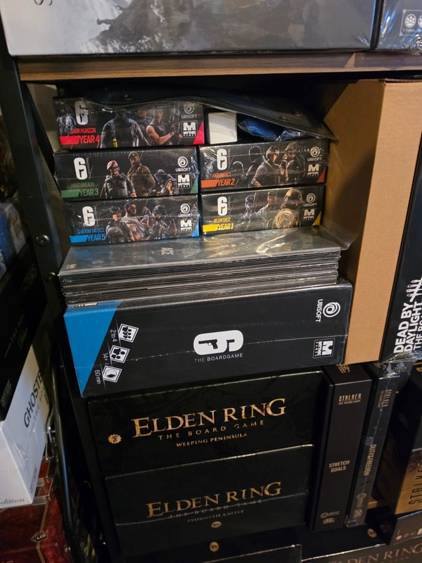 Rainbow six siege board game: base game plus all maps and year 1 to 5 operators