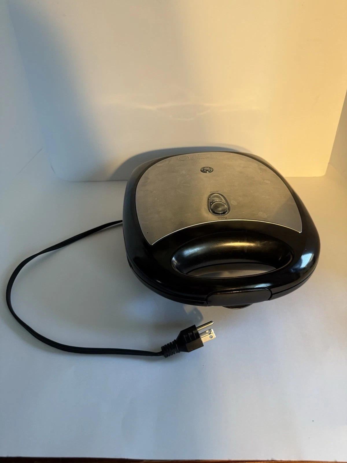 GE Belgian Waffle Maker Stainless Steel Model 169213Z Series A4701DA Used Tested