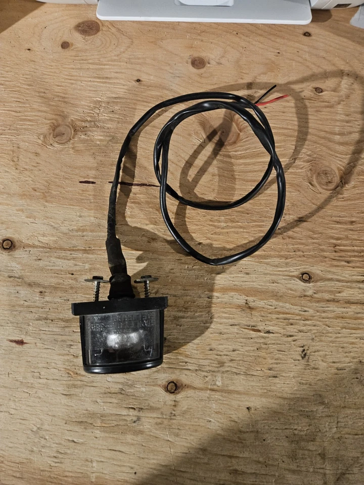 Luz de matrícula Kawasaki OEM Vulcan Vn900 23016-0010 Foto 4 de 4