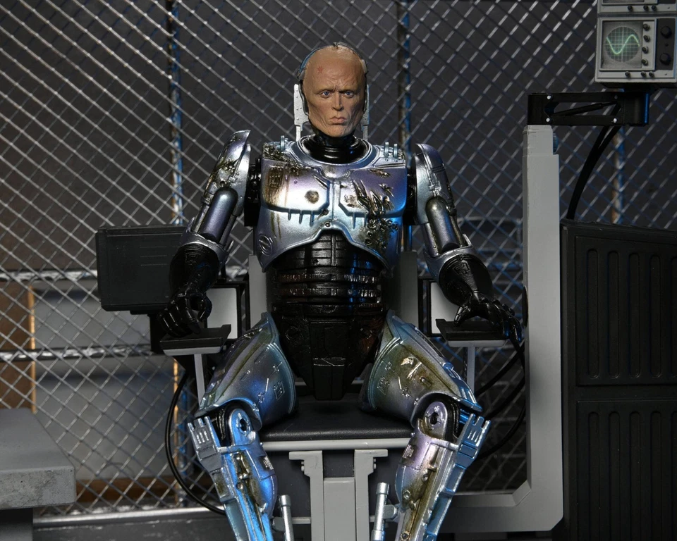 RoboCop - NECA - Figurine Ultimate Battle-Damaged Robocop 18cm - Photo 4/4