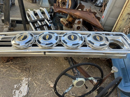 76 77 78 79 80 81 82 83 84 85 86 87 chevy truck silverado 1/2 Ton C10 hub caps - Picture 4 of 6