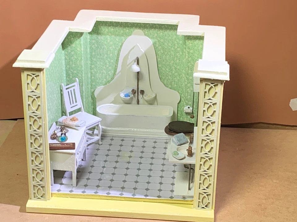 Puppenstube Badezimmer Inhalt Wanne WC Waschtisch Kommode von Moritz Gottschalk - Bild 2 von 4