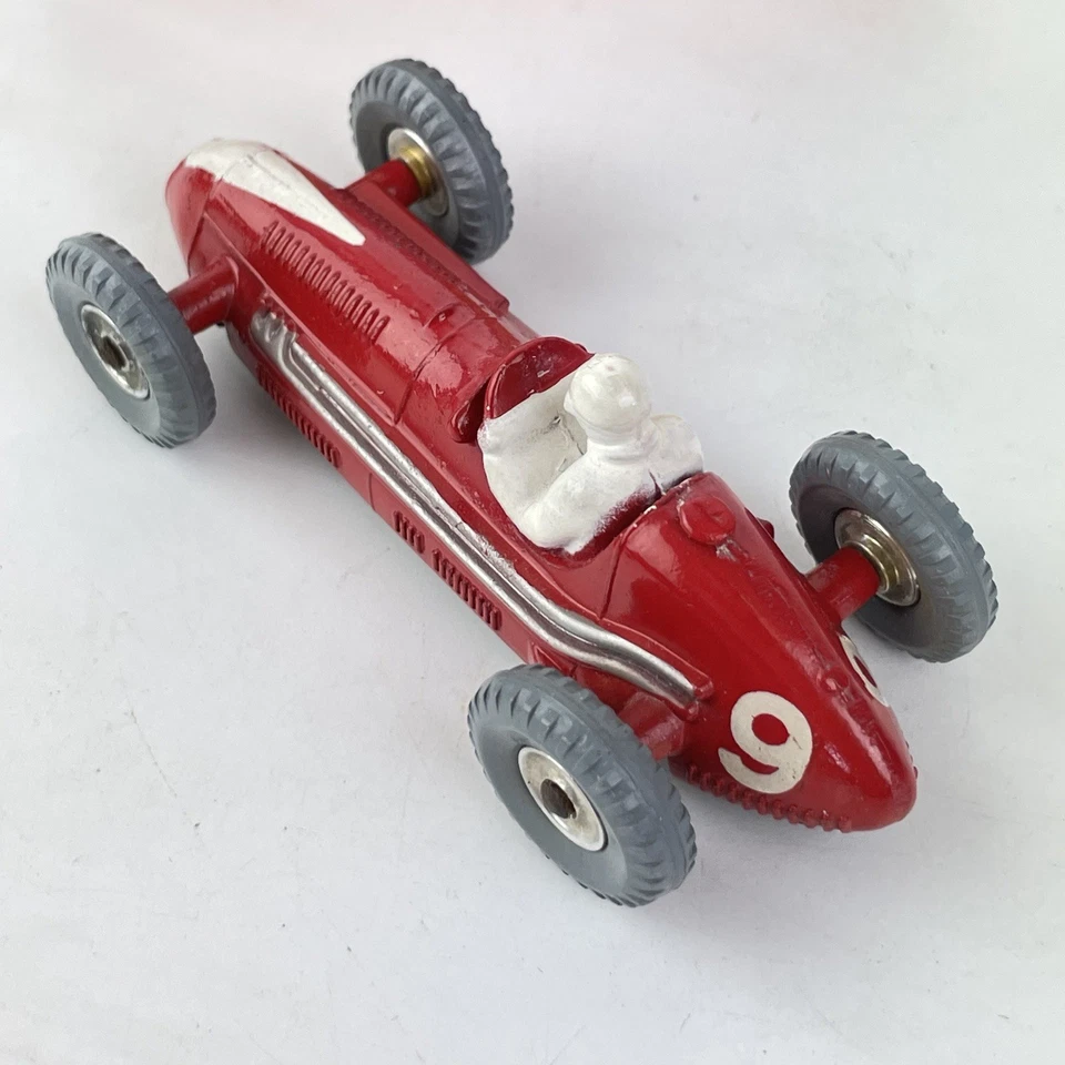 Carro de corrida vintage Dinky Toys 231 Maserati na caixa - Imagem 3 de 4