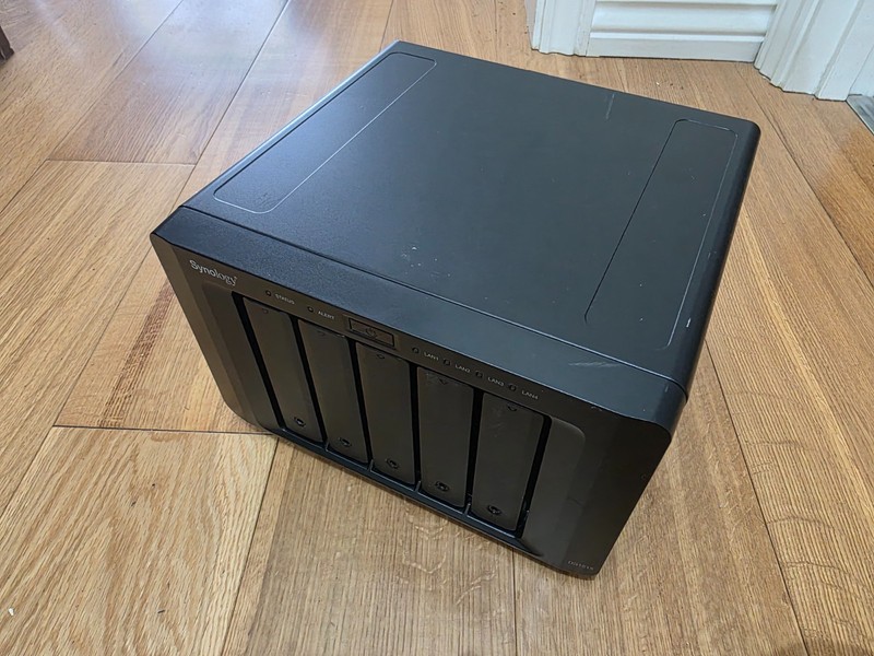 Synology DiskStation DS1515 5-Bay NAS Enclosure with 8GB RAM NAS, Plex, HOMELAB