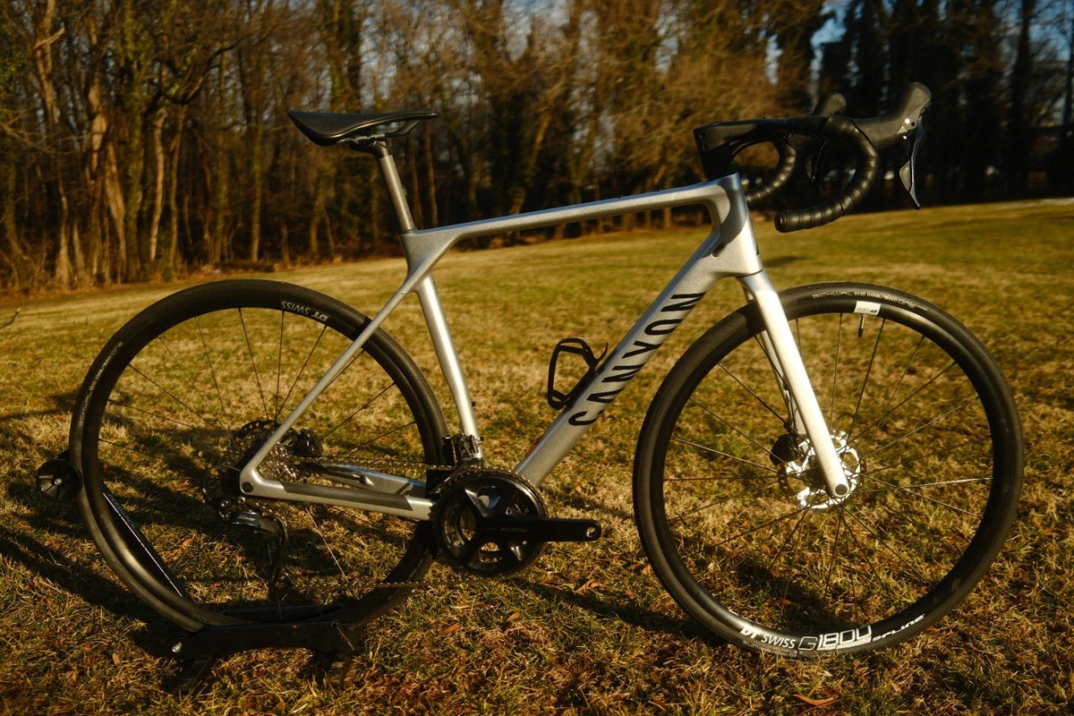 Canyon Endurace CF 7 Medium/56 cm carbon road bike disc 105 read