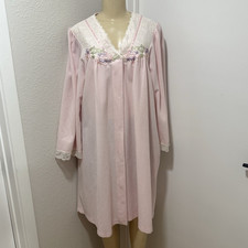 Vintage Vanity Fair Pink Snap Front Robe Embroidered Fleece Housecoat Large USA