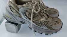 Zapatillas de running New Balance 530 para mujer blancas beige doradas retro zapatos para papá