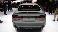 Cars paris motor show 2016 audi s5 Desk Mat Stitched