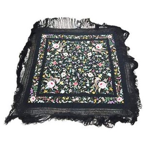 Handmade Vintage Chinese Silk Shawl 5.2' x 5.3' (160cm x 162cm), 1950s - 1W03