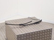 Wischerarm vorne Tesla Model 3 5YJ3 107672600E P18536648