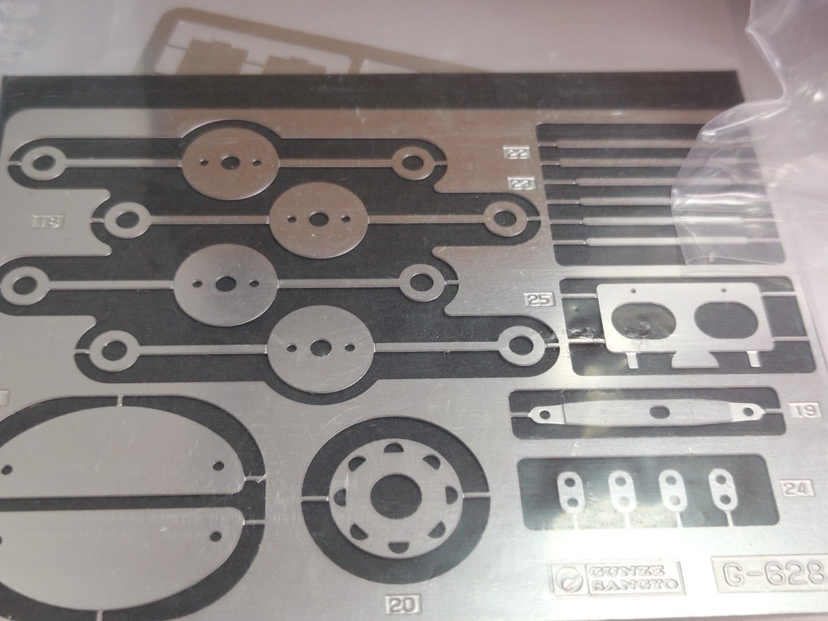 Gunze Sangyo 1/12 scale Rikuoh RT-II 1957 Metal Parts & Plastic