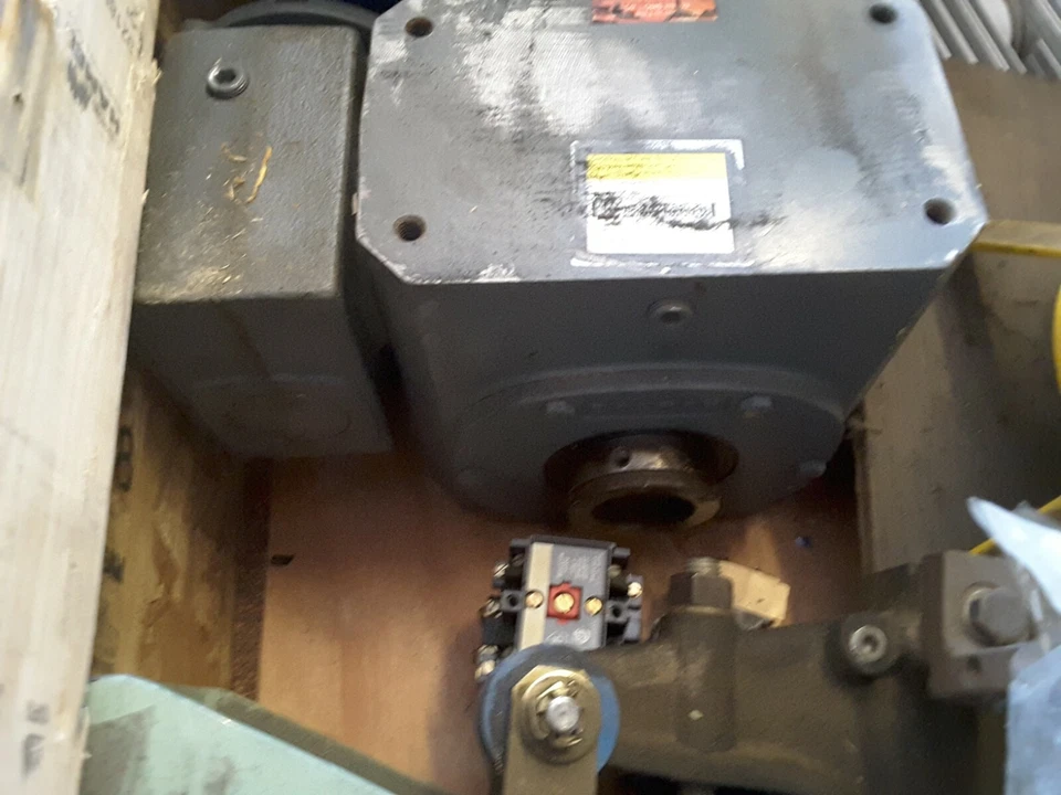 Boston Gear Motor HFWA73275ATB7HP31 1.67 HP 1750 RPM Used Sale $299 - Image 3 of 4