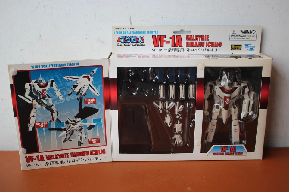 2006 Macross 1/100 Scale VF-1A Valkyrie Hikaru Ichijo 3-Mode Transformer - Image 2 of 4