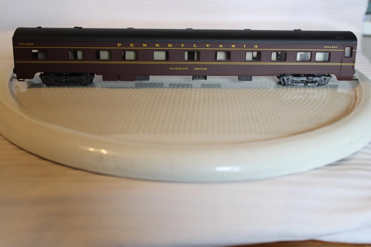 25+ Rivarossi Pullman HO with Vintage Model Railroad Passenger