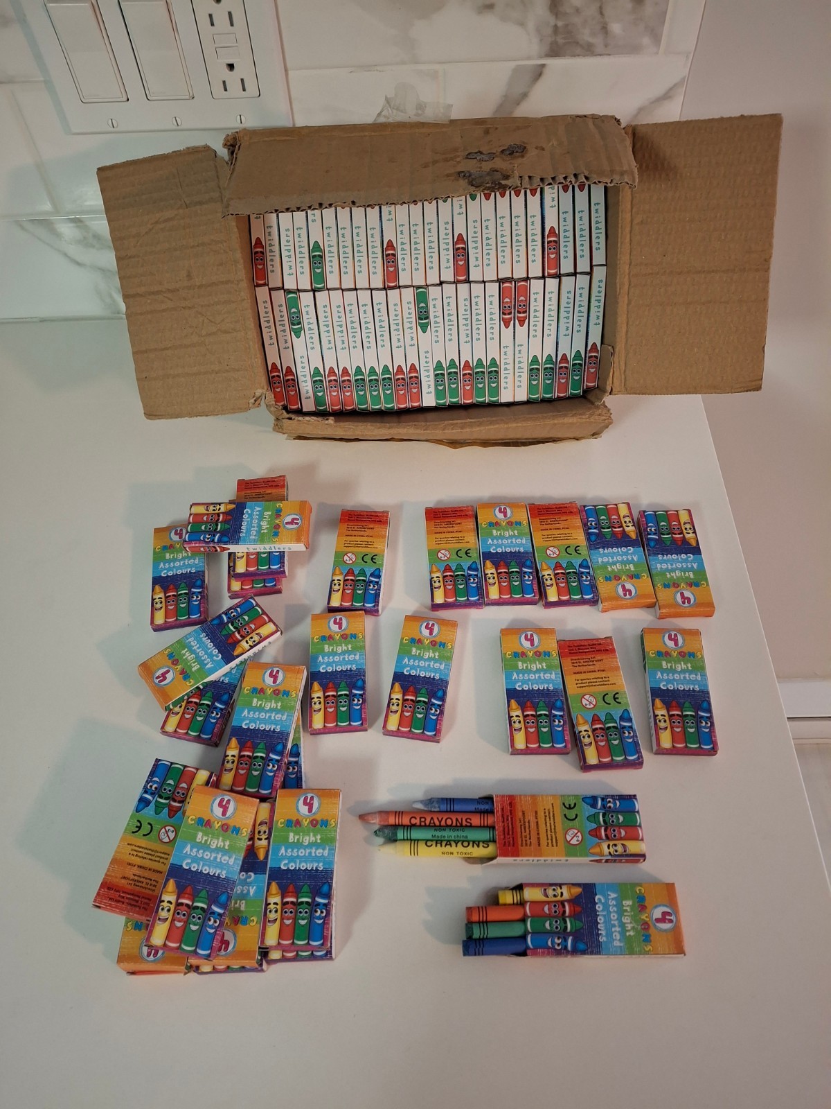lot of 125 boxes of wax crayons THE TWIDDLERS
