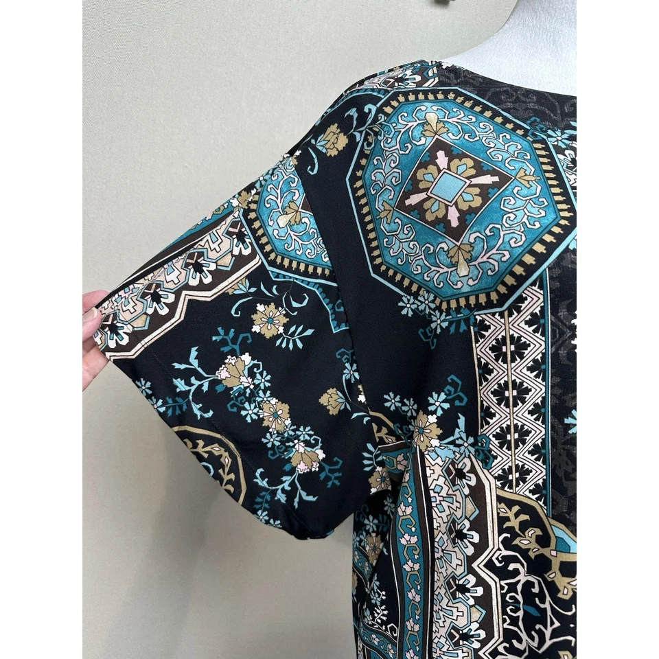 Blusa Floral Geométrica Chico’s Talla 2 (L) Manga Corta Negra Teal Cuello Barco Otoño Foto 3 de 4