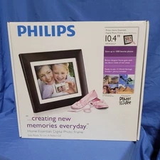 Philips SPF3410/G7 Home Essentials 10.4" Digital LCD Wood Photo Frame SD USB