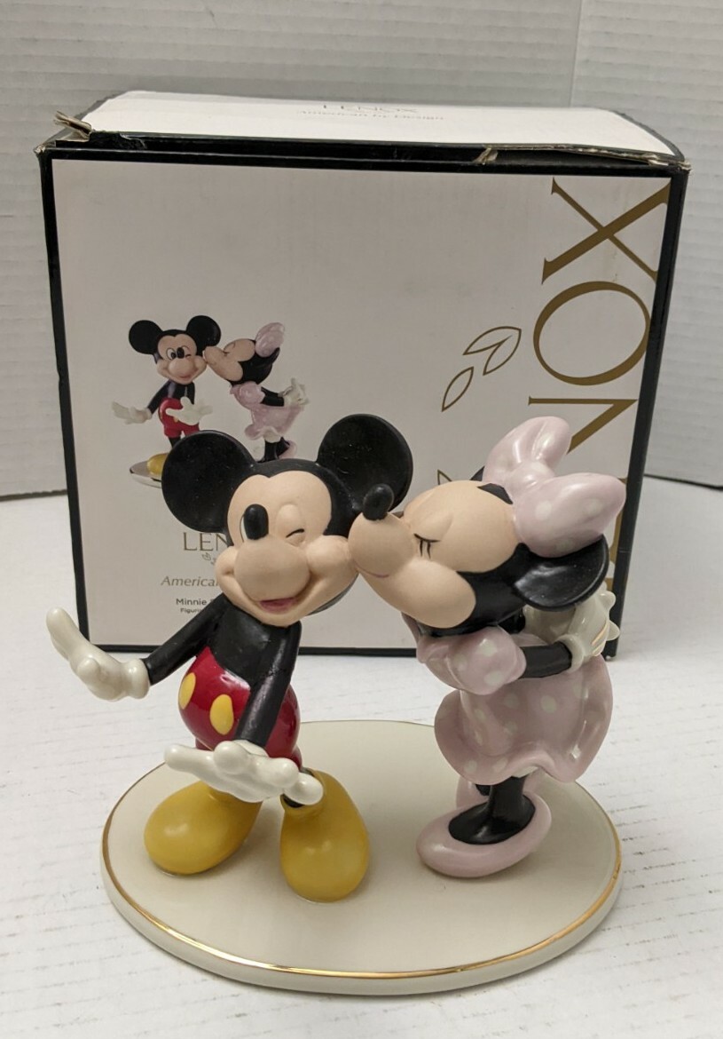Lenox Disney Minnie Sneaks A Kiss From Mickey Figurine Mouse Lenox Disney Minnie Sneaks A Kiss From Mickey Figurine Mouse