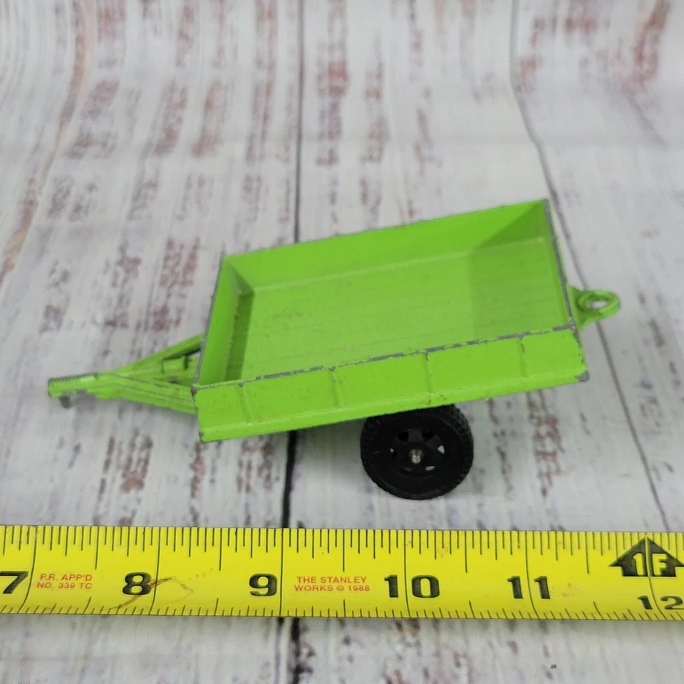 Remolque/carro Hubley Kiddie Toys de colección fundido a presión verde lima con enganche delantero y trasero Foto 4 de 4