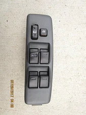 98 - 00 TOYOTA RAV4 4D SUV FRONT DRIVER MASTER POWER WINDOW SWITCH 84820-42060
