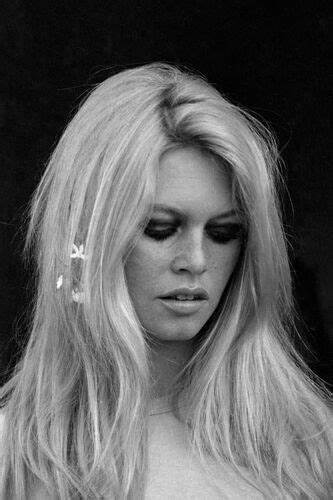 Brigitte Bardot Studio Portrait Photo Framing Print 8 x 10