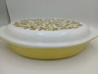 Pyrex Verde Olive Green Wide 1.5Qt Oval Divided Vegetable Casserole Dish Lidded