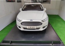 1:18 Ford New Mondeo 2013 White Car Model