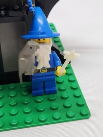 LEGO 1993 Vintage Castle: Majisto's Magical Workshop 6048 Wizard Dragon Knight 