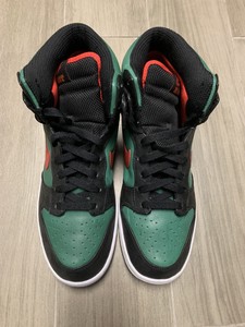 nike dunk high supreme spark le east