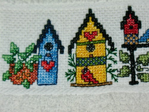Cross Stitched TOWEL ~ BIRDHOUSES 10" x 17" Terry Hand Guest Towel - Picture 4 of 6