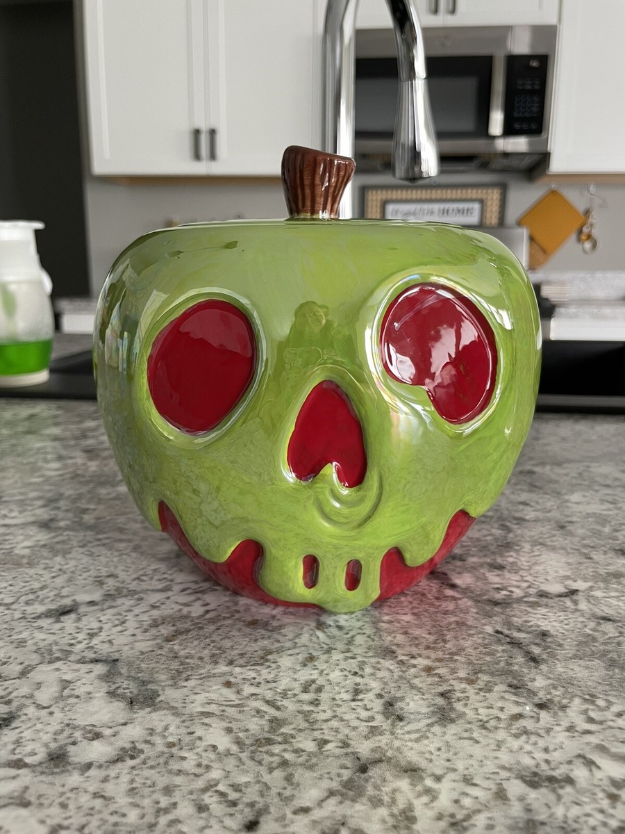 Disney Villains　Q-POT Amazon.com: Uncanny Brands Disney Villains 2qt Slow Cooker